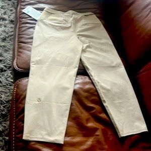 Lululemon NWT Warpstreme Multi pocket MR Golf Crop 24” mid Rise